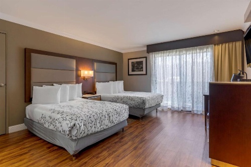 Best Western Plus Forest Park Inn image 14