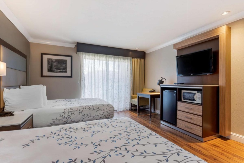 Best Western Plus Forest Park Inn Image 15