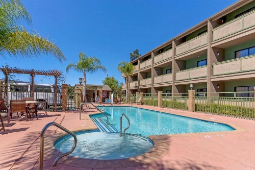Best Western Plus Forest Park Inn image 23