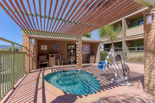 Best Western Plus Forest Park Inn image 24