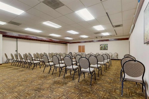 Best Western Plus Forest Park Inn image 29