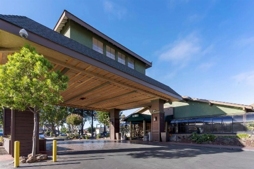 Best Western Plus Forest Park Inn image 36